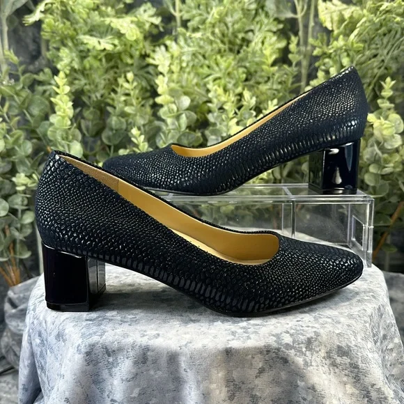 Trotters Black Textured Leather Block Heel Pumps - Picture 4 of 9